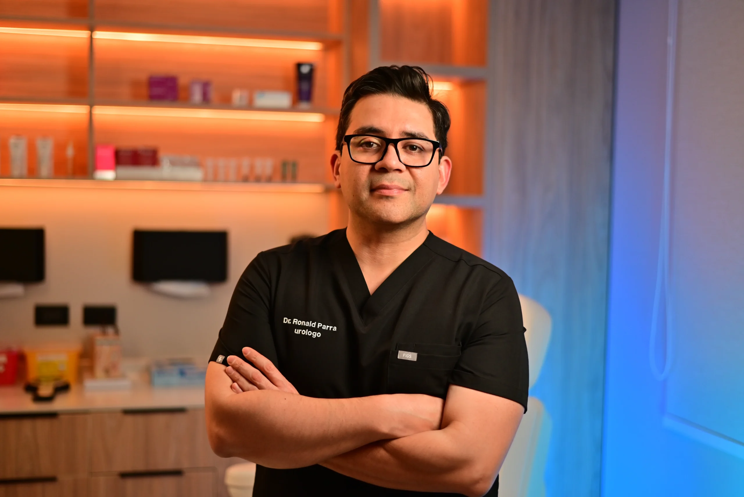 Dr. Ronald Parra C.